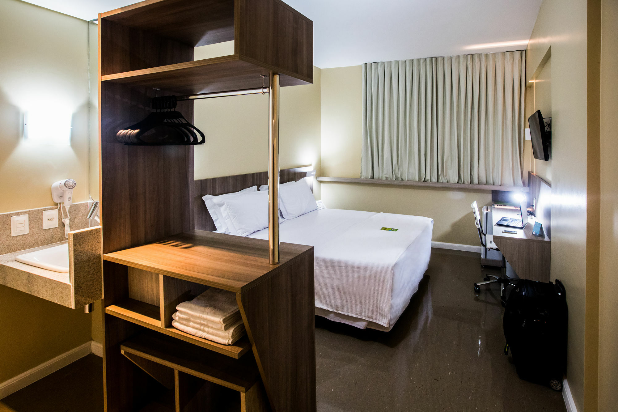 Hotel Slim Cuiaba Aeroporto Zewnętrze zdjęcie