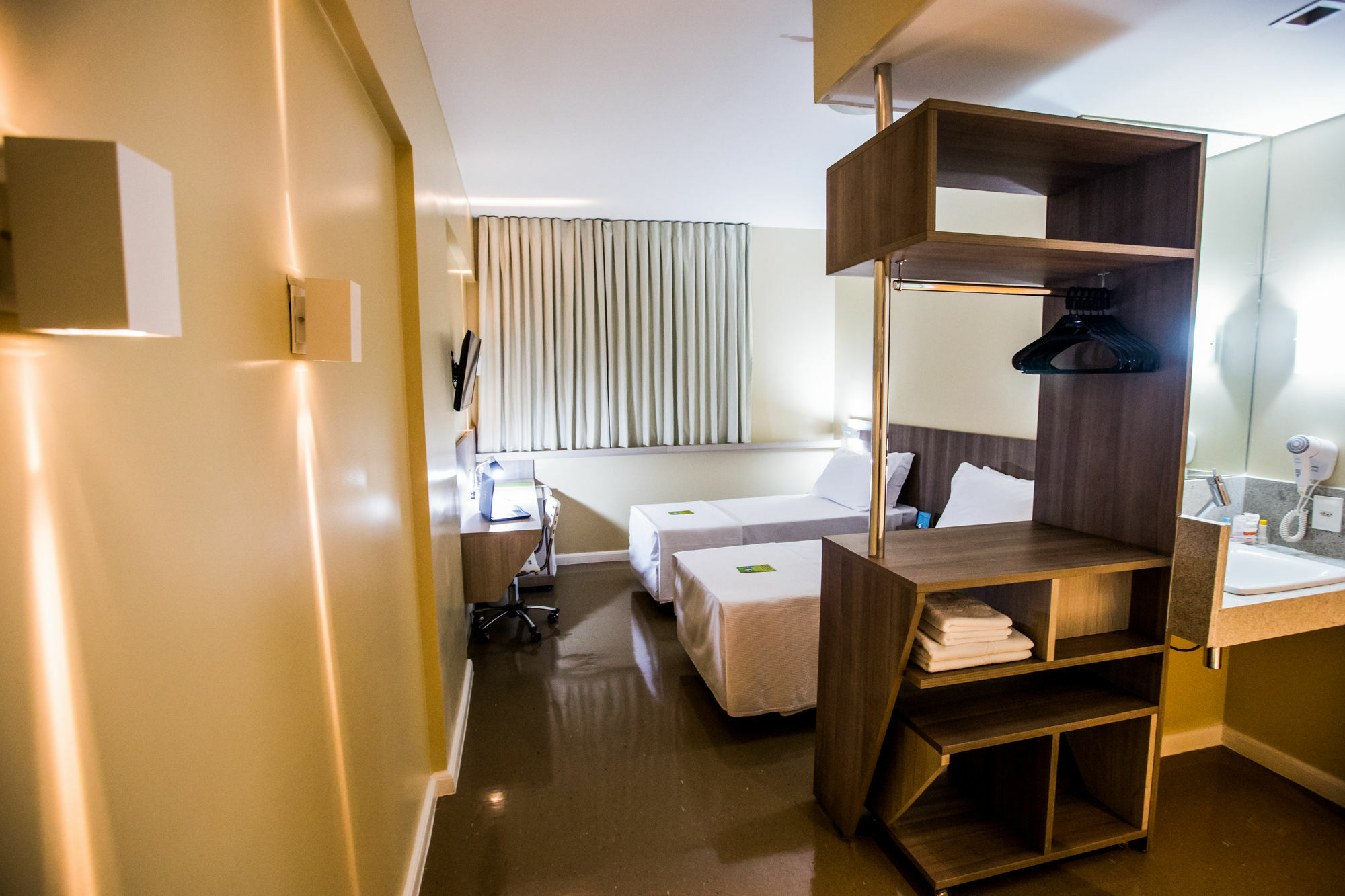 Hotel Slim Cuiaba Aeroporto Zewnętrze zdjęcie
